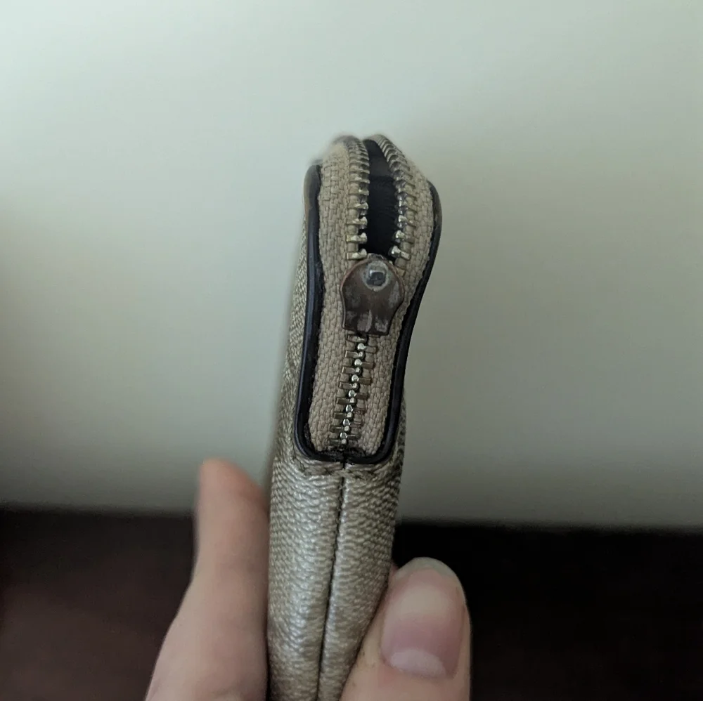 Coach missing zipper